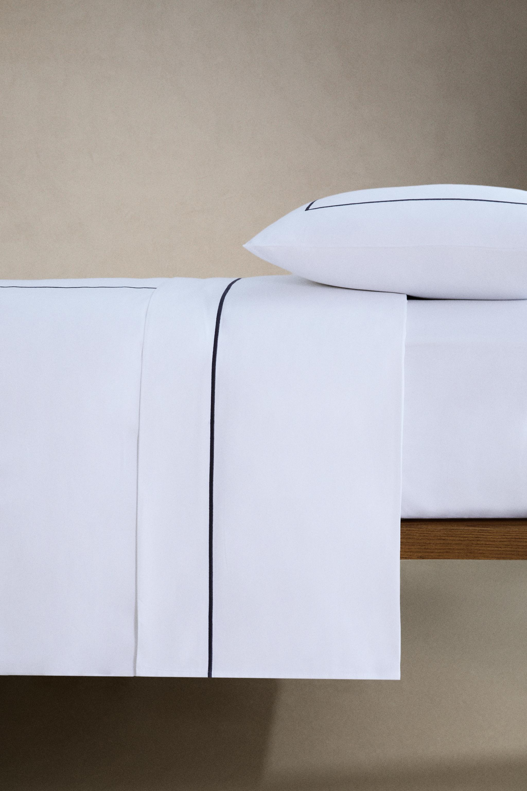 DRAP DE DESSUS SATIN FESTON